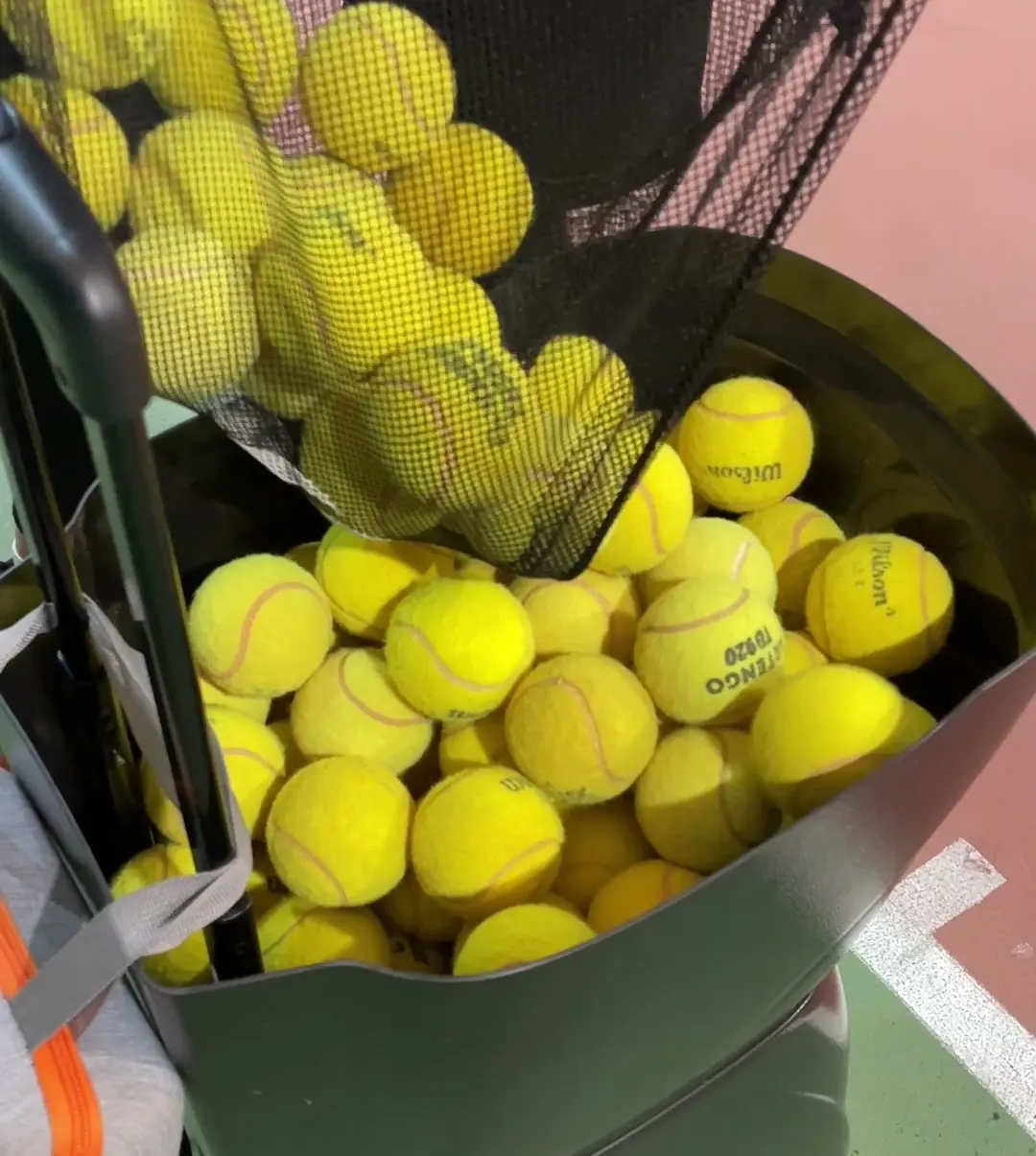 Balls capacity for machine