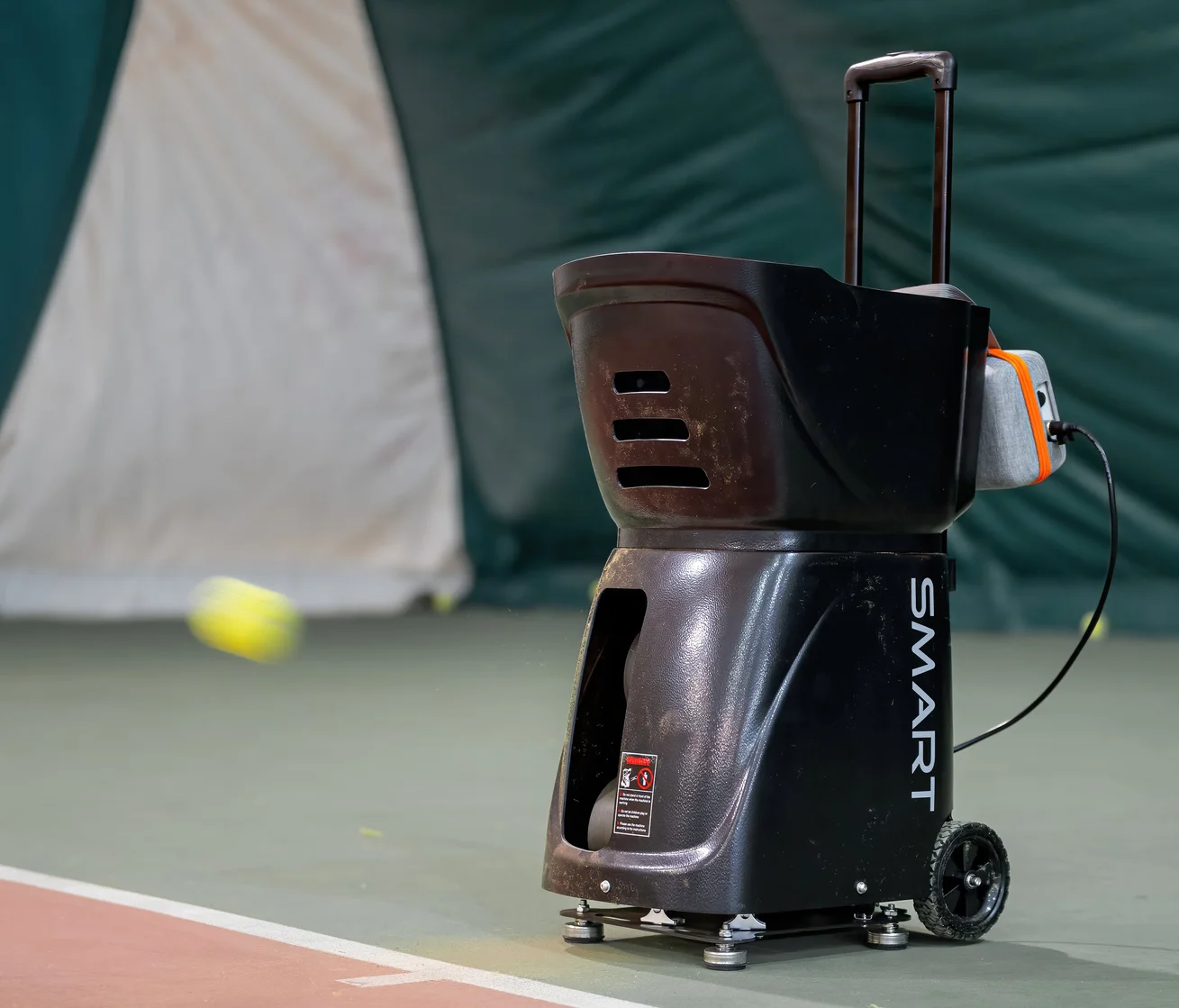 Machine throwing a ball
